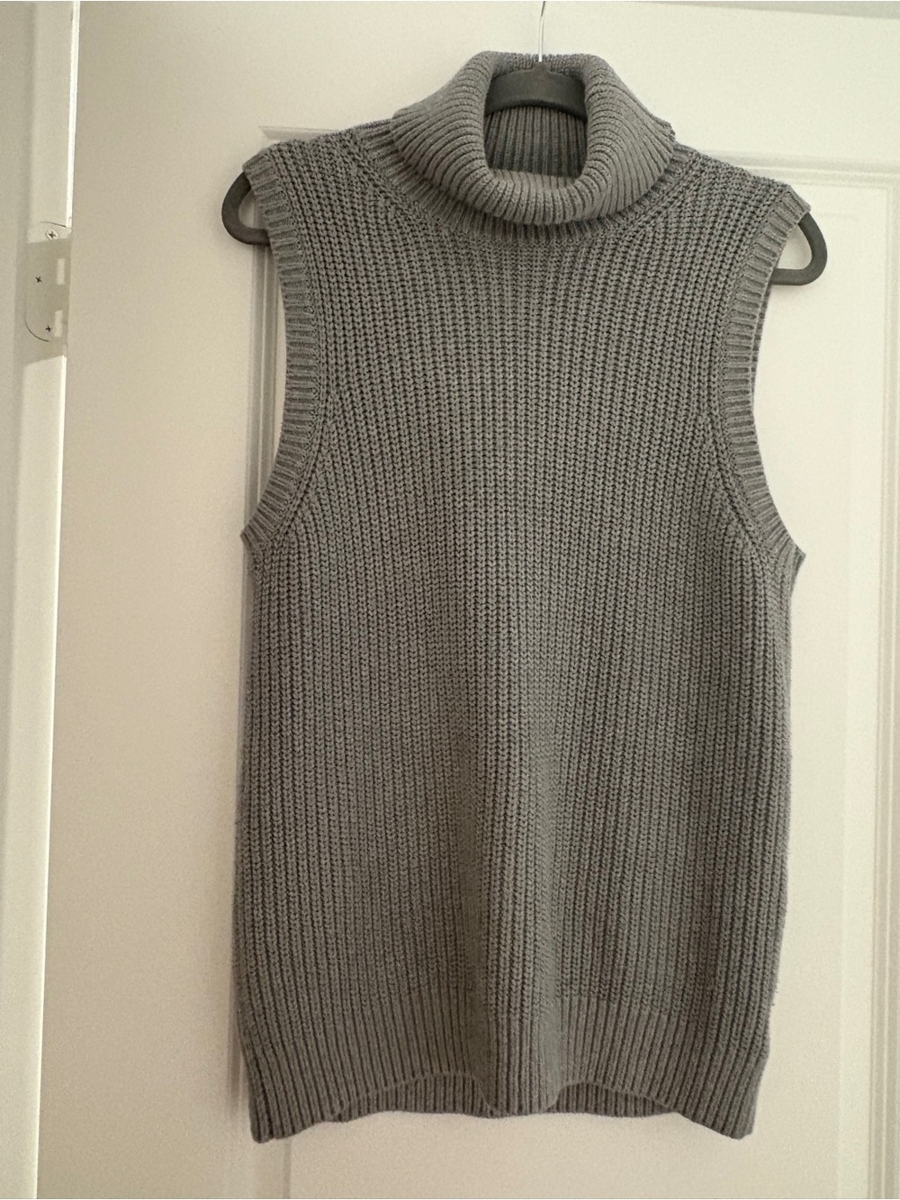 Michael Kors Sleeveless Ribbed Turtleneck Sweater - Gray
